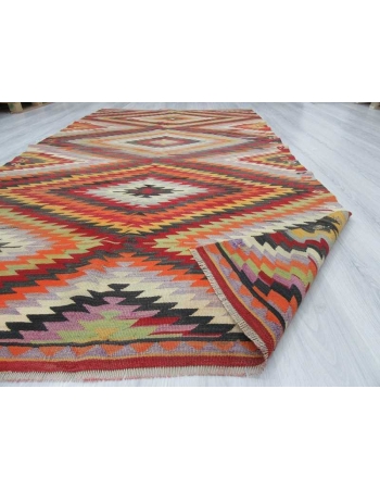 Vintage zig zag designed Turkish kilim rug