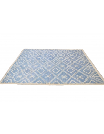 Blue & Cream Modern Wool Rug - 5` 8″ x 7` 8″