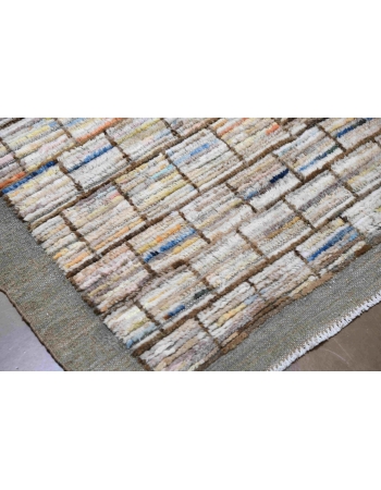 Modern Hand Knotted Wool Rug - 6` 7″ x 10`