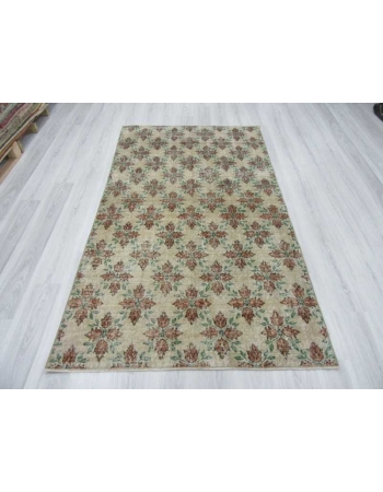 Vintage floral Turkish rug