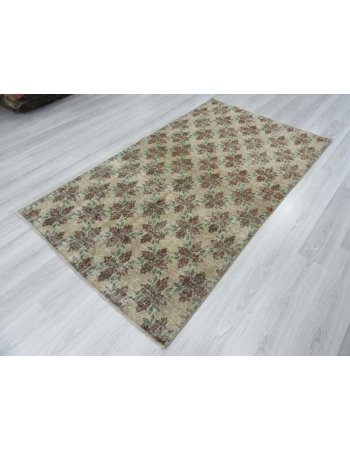 Vintage floral Turkish rug