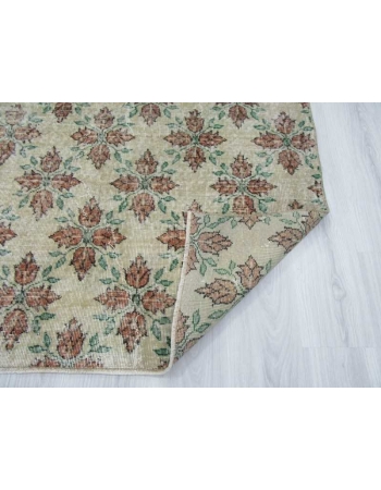 Vintage floral Turkish rug