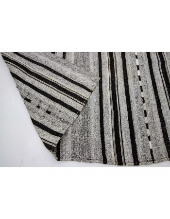 Gray & Black Striped Vintage Kilim Rug - 5`9" x 9`5"