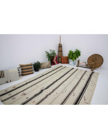 Modern Vintage Turkish Kilim Rug - 5`4" x 7`9"