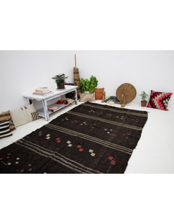 Brown Vintage Embroidered Modern Kilim Rug - 5`7" x 10`8"