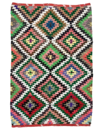 Handwoven Colorful Vintage Turkish Kilim Rug - 4`6" x 6`8"