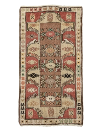 Small Vintage Turkish Milas Rug - 2`8" x 4`11"