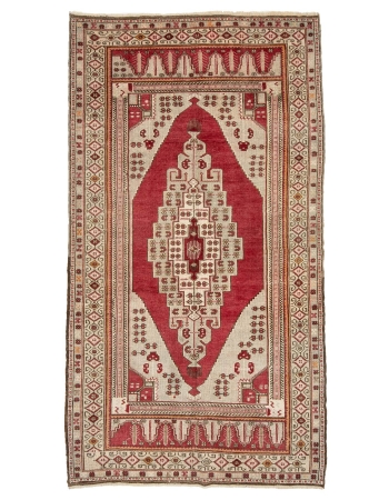 Vintage 1960's Turkish Rug - 4`9" x 8`10"