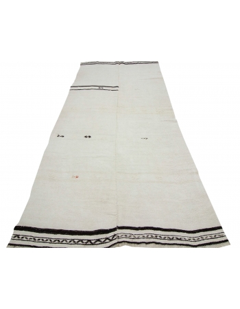 White & Black Vintage Hemp Kilim Rug - 4`3" x 9`4"