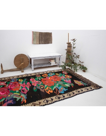 Floral Vintage Unique Turkish Kilim Rug - 5`1" x 10`2"