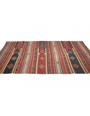 Vintage Handwoven Turkish Kilim Rug - 5`7" x 10`11"