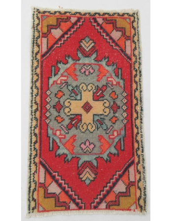 Mini Decorative Vintage Turkish Rug - 1`8" x 2`11"