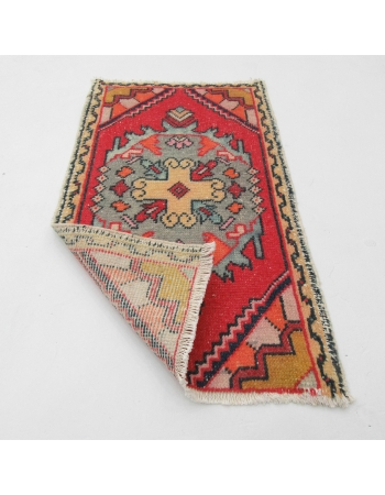 Mini Decorative Vintage Turkish Rug - 1`8" x 2`11"