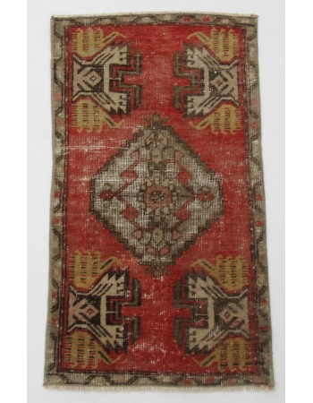 Mini Vintage Turkish Rug - 1`5" x 2`6"