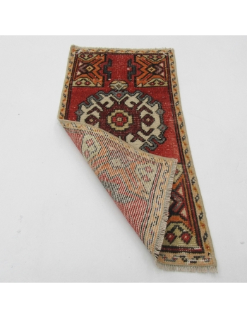 Mini Vintage Turkish Rug - 1`5" x 2`10"