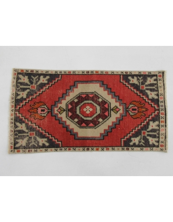 Vintage Mini Wool Rug - 1`7" x 2`11"