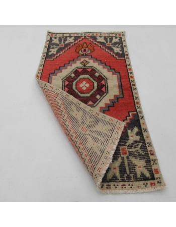 Vintage Mini Wool Rug - 1`7" x 2`11"