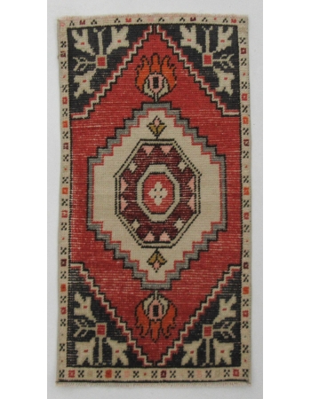 Wool Decorative Mini Vintage Rug - 1`6" x 2`11"