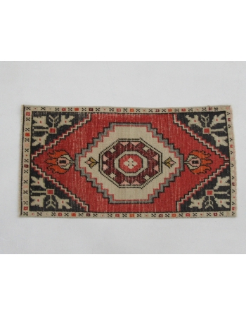 Wool Decorative Mini Vintage Rug - 1`6" x 2`11"