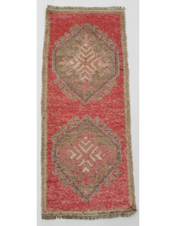 Decorative Vintage Mini Rug - 1`7" x 3`9"