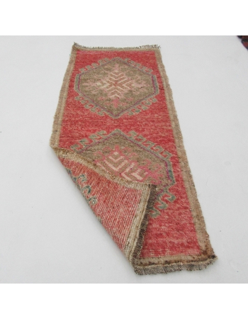 Decorative Vintage Mini Rug - 1`7" x 3`9"