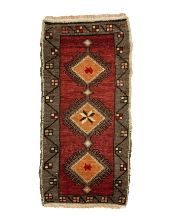 Red & Gray Mini Vintage Rug - 1`9" x 3`7"