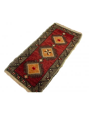 Red & Gray Mini Vintage Rug - 1`9" x 3`7"