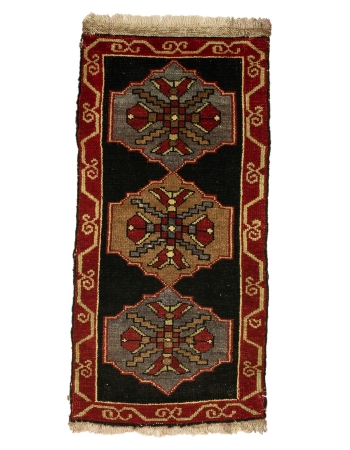 Brown & Red Vintage Mini Rug - 1`8" x 3`3"