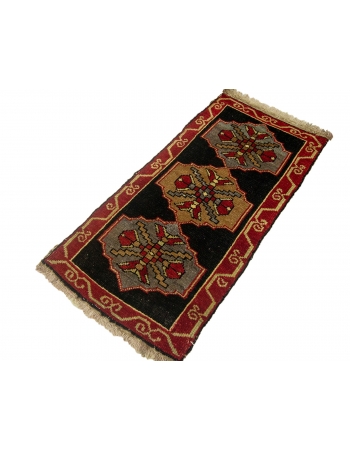 Brown & Red Vintage Mini Rug - 1`8" x 3`3"