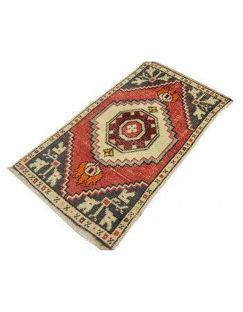 Mini Vintage Turkish Rug - 1`7" x 2`10"