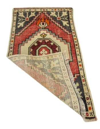 Mini Vintage Turkish Rug - 1`7" x 2`10"