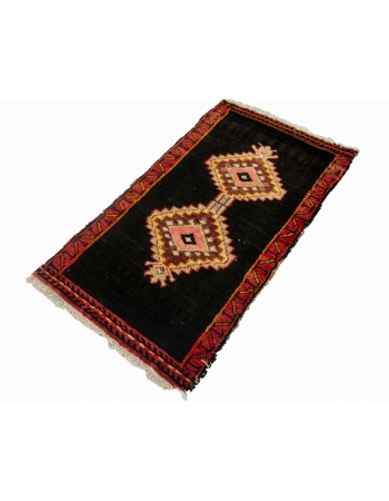 Red & Black Vintage Mini Rug - 1`7" x 2`10"