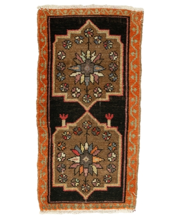 Brown & Orange Mini Decorative Rug - 1`6" x 3`2"