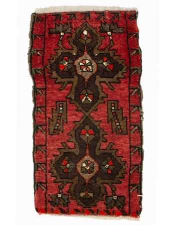 Red & Brown Vintage Mini Rug - 1`6" x 2`9"