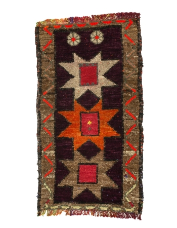 Decorative Vintage Mini Rug - 1`5" x 2`6"