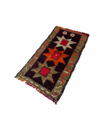 Decorative Vintage Mini Rug - 1`5" x 2`6"