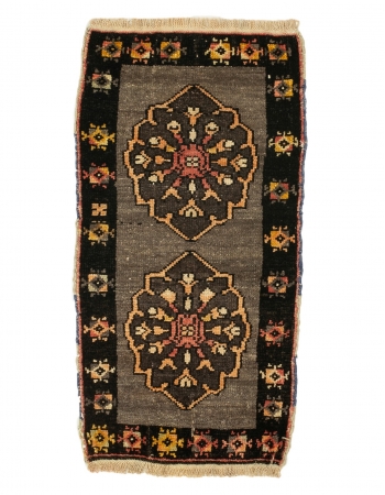 Decorative Vintage Mini Rug - 1`8" x 3`1"