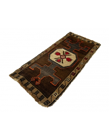 Decorative Vintage Mini Rug - 1`6" x 3`0"