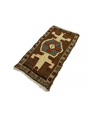 Decorative Vintage Mini Rug - 1`7" x 3`0"