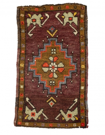 Decorative Vintage Mini Rug - 1`7" x 2`9"