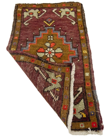 Decorative Vintage Mini Rug - 1`7" x 2`9"