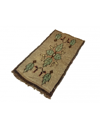 Floral Mini Vintage Turkish Rug - 1`6" x 2`9"