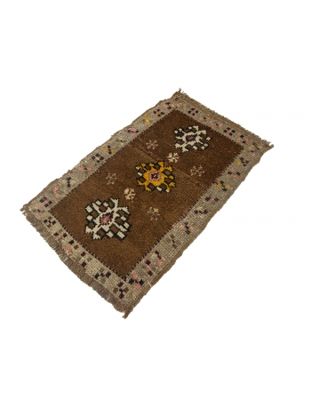 Vintage Mini Brown Rug - 1`7" x 2`8"