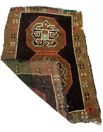 Vintage Decorative Mini Wool Rug - 1`10" x 2`9"