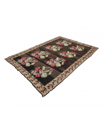 Floral Vintage Turkish Kars Kilim Rug - 5`10" x 8`3"