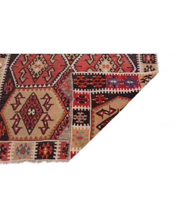 Vintage Decorative Turkish Kilim Rug - 5`6" x 10`11"