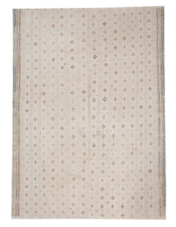 Embroidered Vintage Cotton Kilim Rug - 5`3" x 7`7"