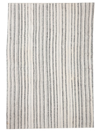 Gray & White Vintage Kilim Rug - 6`11