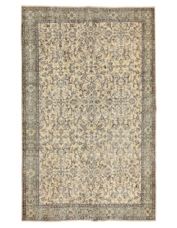 Floral Vintage Turkish Oushak Rug - 6`0" x 9`5"