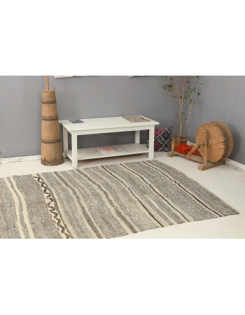 White & Gray Vintage Kilim Rug - 5`7